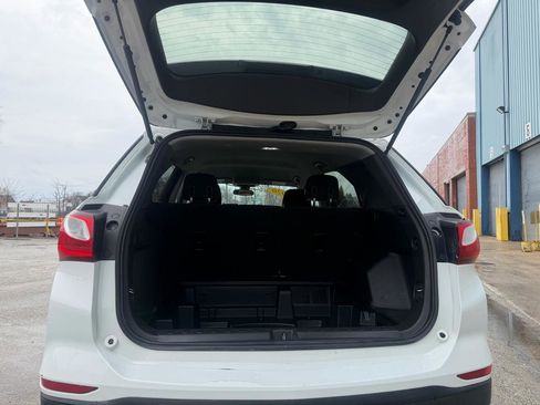 Used 2020 Chevrolet Equinox LS w/ LS Convenience Package FWD image 9
