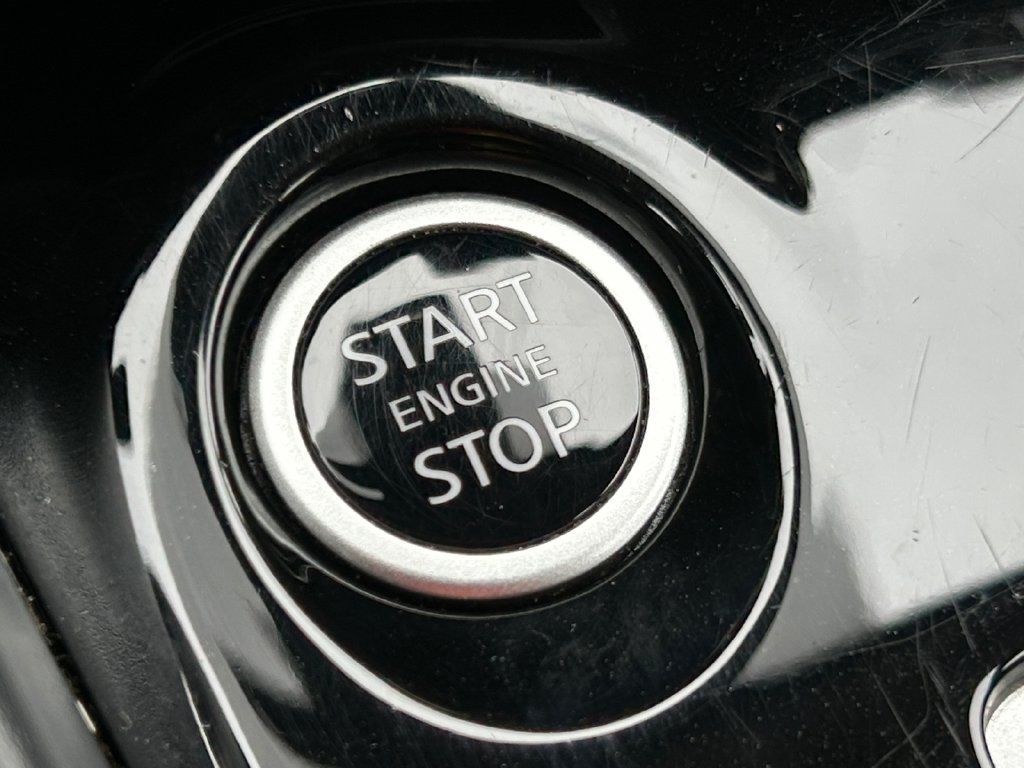 Used 2025 Nissan Versa SV FWD image 24