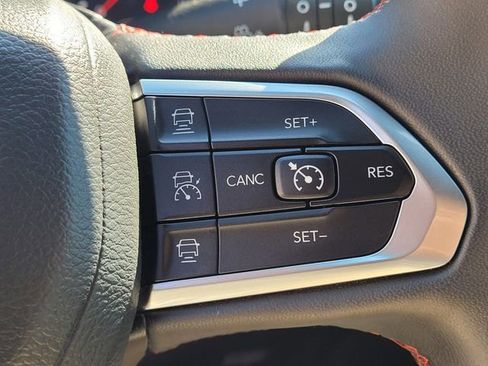 Used 2024 Jeep Compass Trailhawk AWD/4WD image 16