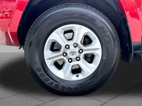 Used 2022 Toyota 4Runner SR5 Premium AWD/4WD image 11