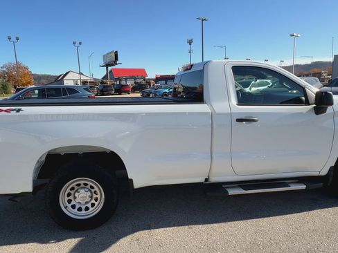 Used 2022 Chevrolet Silverado 1500 W/T w/ WT Value Package image 9
