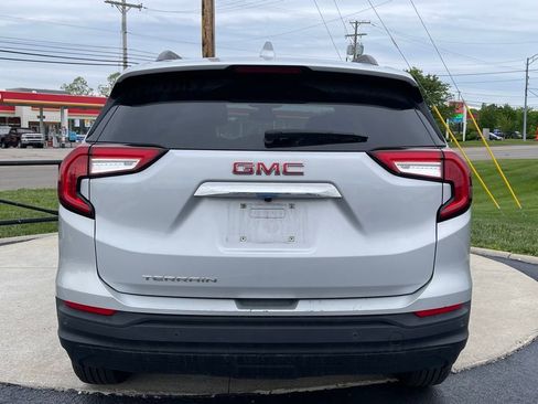 Used 2022 GMC Terrain SLE w/ Driver Convenience Package FWD image 5