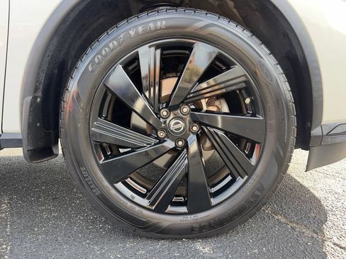 Used 2018 Nissan Murano SL w/ Midnight Edition Package FWD image 11