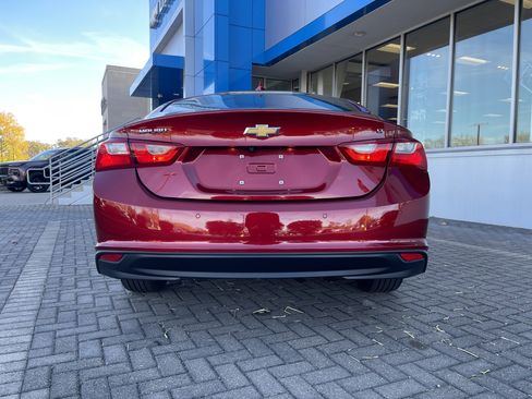 Used 2025 Chevrolet Malibu LT image 4