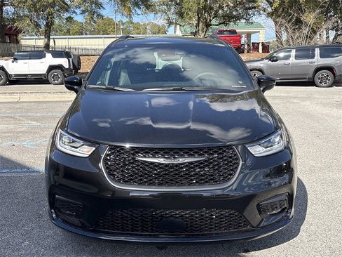 New 2026 Chrysler Pacifica Select w/ S Appearance Package image 8