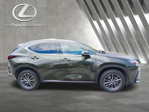Certified 2025 Lexus NX 250 FWD w/ Accessory Package (Z1) image 4