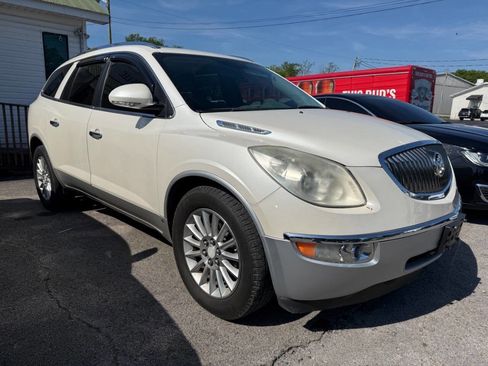 Used 2008 Buick Enclave CXL w/ Entertainment Package #2 FWD image 3