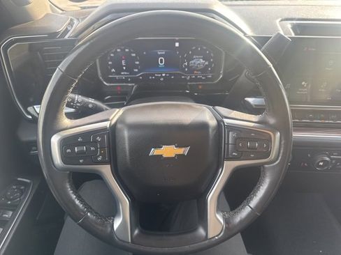 Used 2022 Chevrolet Silverado 1500 LT image 11