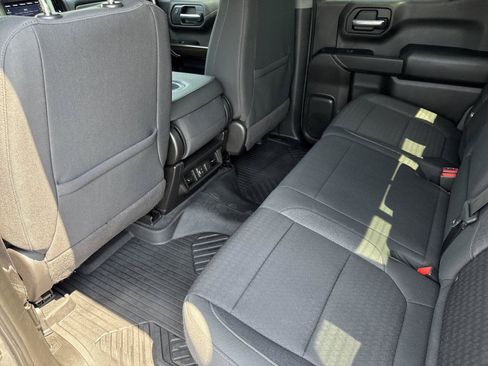 Used 2022 Chevrolet Silverado 1500 LT AWD/4WD image 21