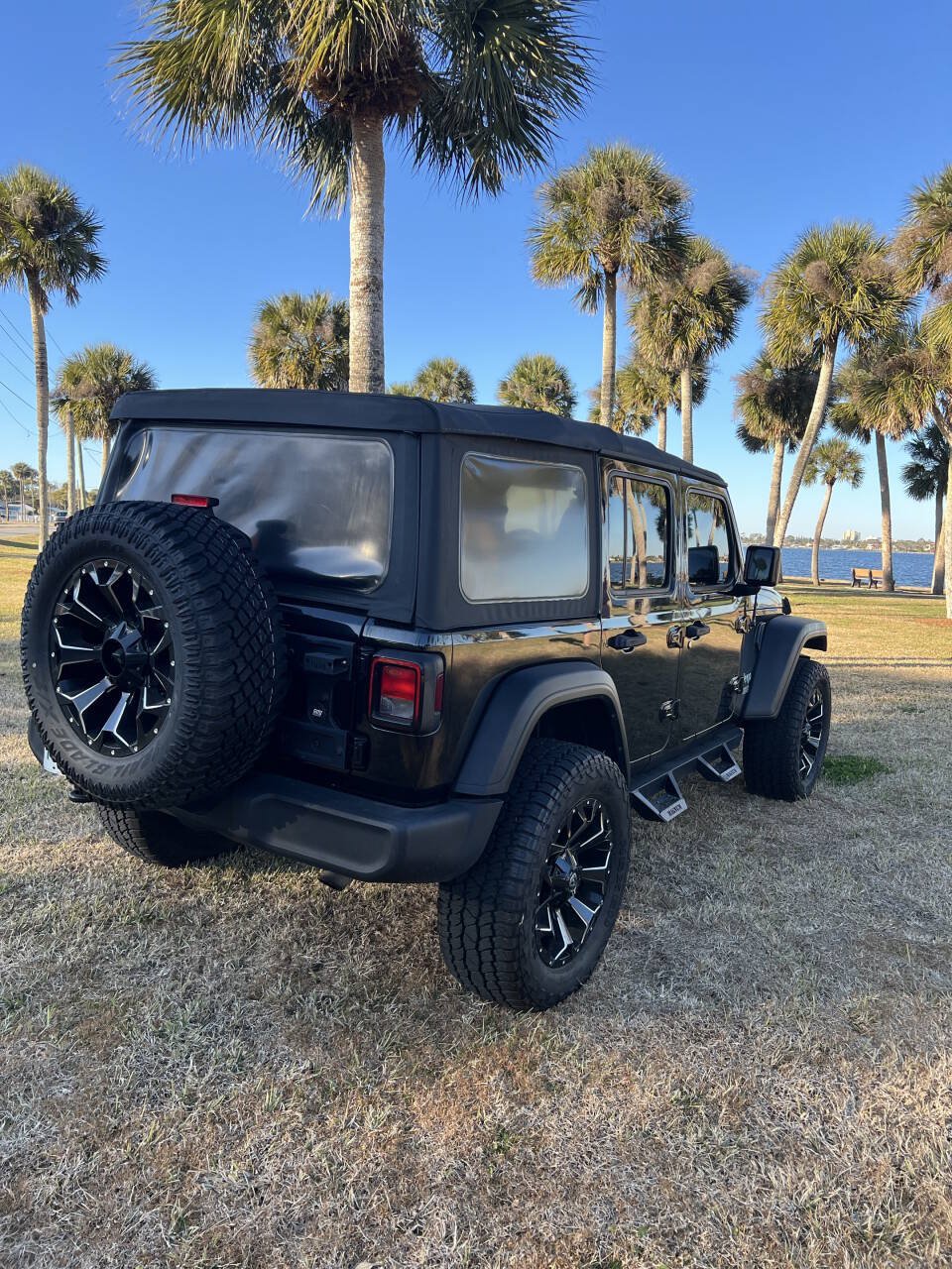 Used 2018 Jeep Wrangler Unlimited Sport AWD/4WD image 7