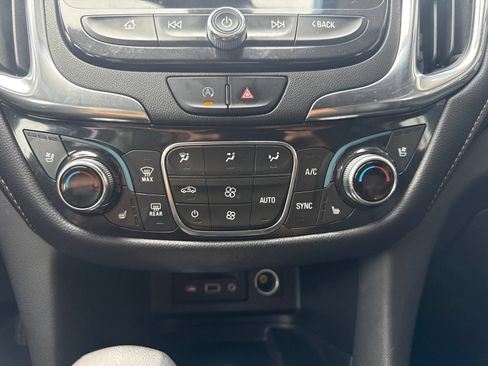 Used 2022 Chevrolet Equinox Premier AWD/4WD image 26