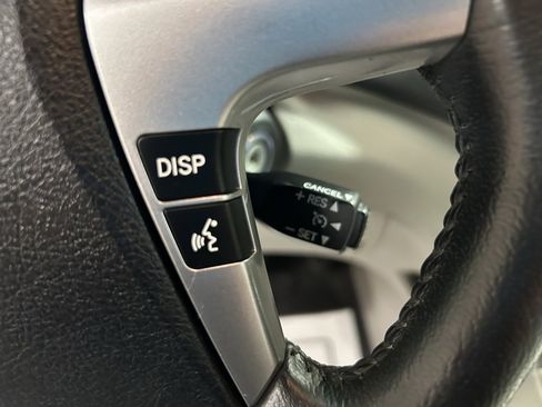 Used 2011 Toyota Highlander SE image 13