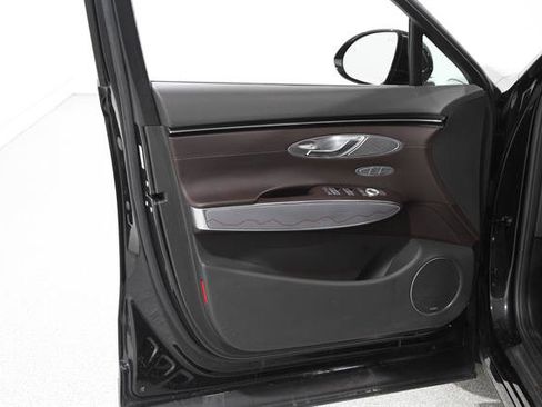 Certified 2022 Genesis GV70 2.5T w/ Advanced Package image 4