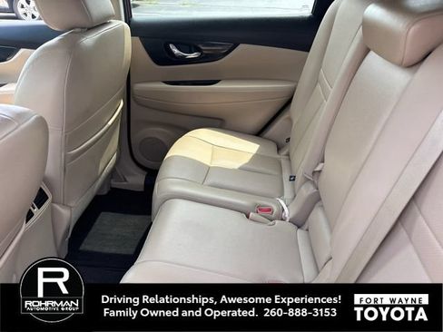 Used 2020 Nissan Rogue SL w/ Premium Package FWD image 8