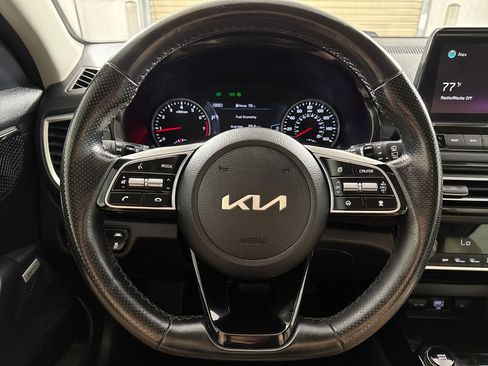Used 2022 Kia Seltos SX w/ Sunroof Package AWD/4WD image 14
