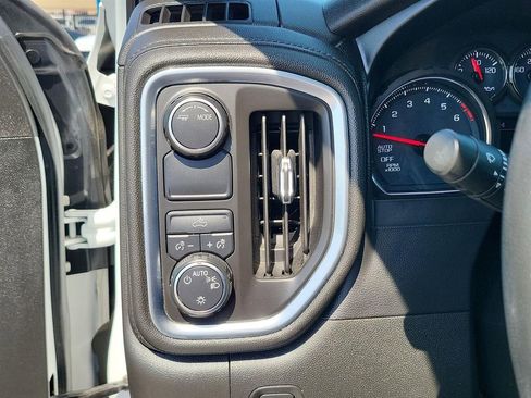 Used 2020 Chevrolet Silverado 1500 LT image 9