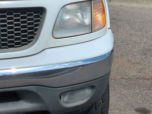 Used 2001 Ford F150 Lariat AWD/4WD image 3