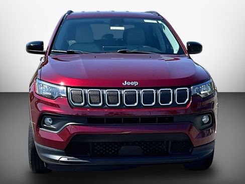 Used 2022 Jeep Compass Latitude AWD/4WD image 2