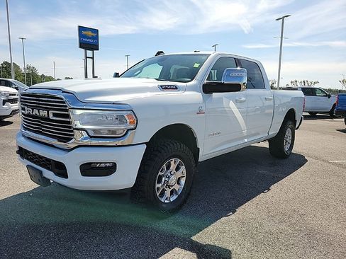 Used 2024 RAM 2500 Laramie AWD/4WD image 1