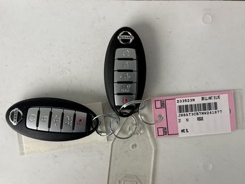 Used 2021 Nissan Rogue SL w/ Premium Package AWD/4WD image 22