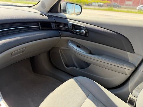 Used 2014 Chevrolet Malibu LS FWD image 19