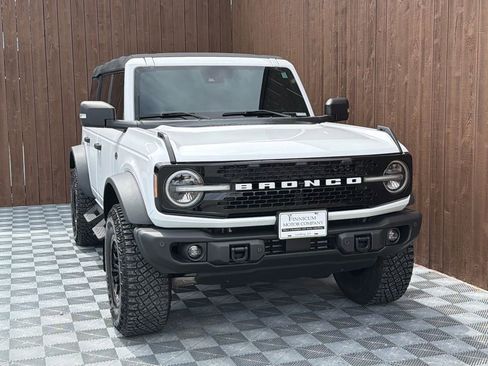 Used 2023 Ford Bronco Wildtrak AWD/4WD image 12