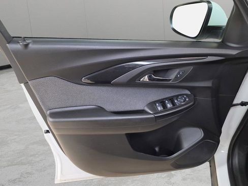 Used 2023 Chevrolet TrailBlazer LT w/ Convenience Package image 11