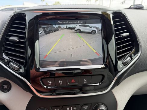 Used 2020 Jeep Cherokee Limited w/ Technology Group image 23