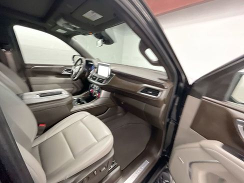 Used 2023 Chevrolet Tahoe Z71 w/ Luxury Package image 30