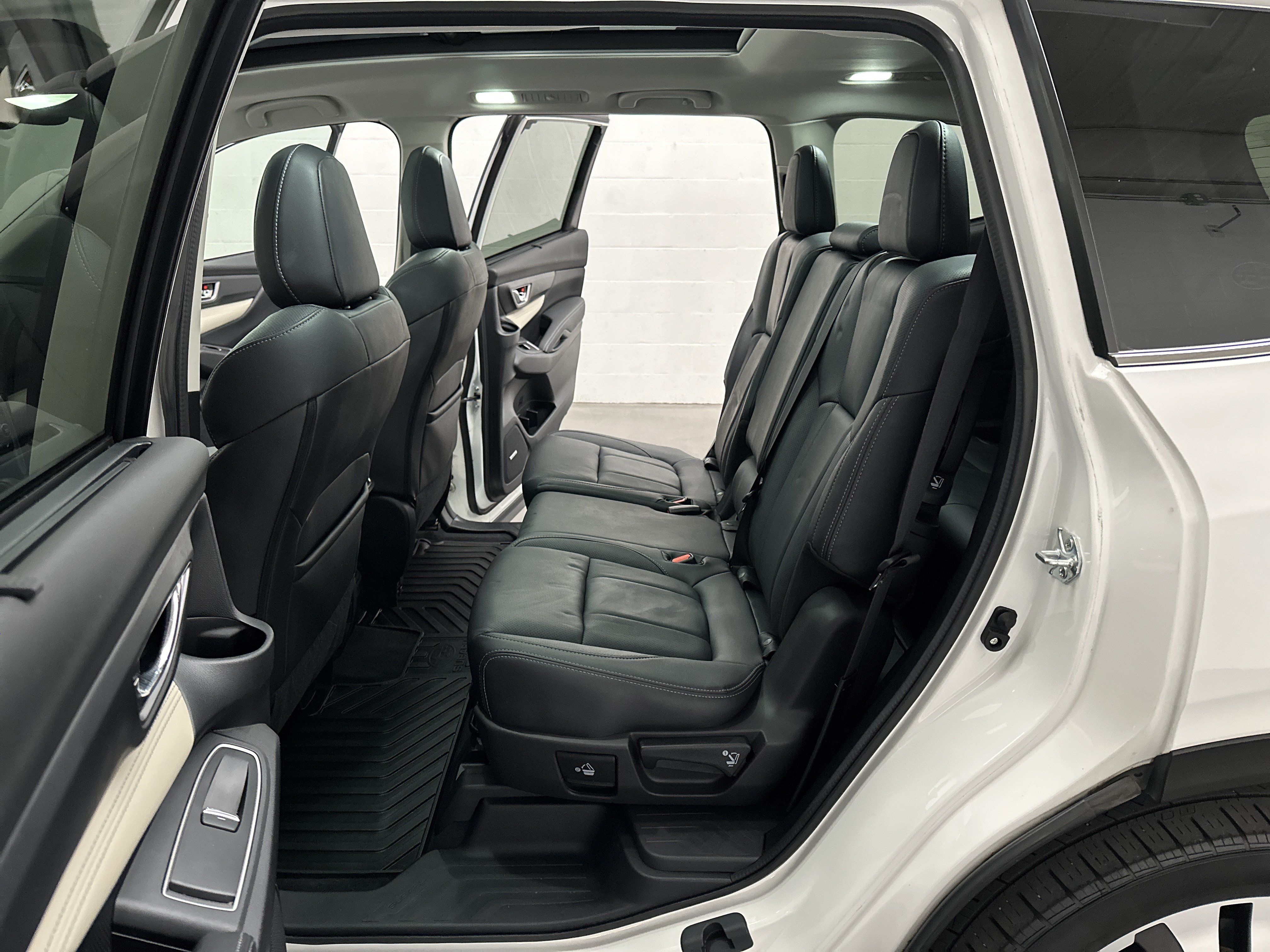 Used 2022 Subaru Ascent Limited w/ Technology Package AWD/4WD image 23