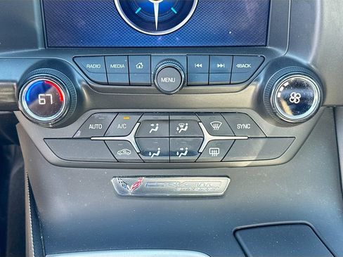 Used 2016 Chevrolet Corvette Stingray Convertible RWD image 18