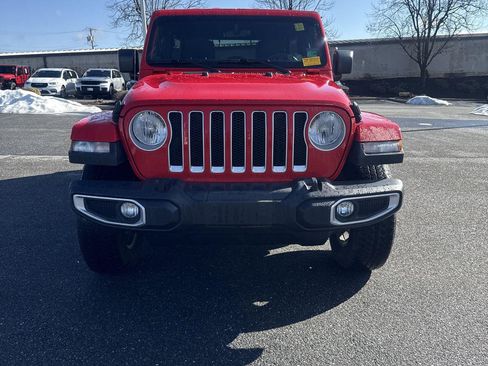 Used 2019 Jeep Wrangler Unlimited Sahara image 2