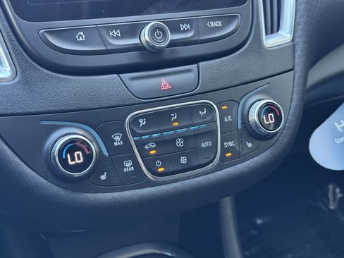 Used 2019 Chevrolet Malibu LT FWD image 28