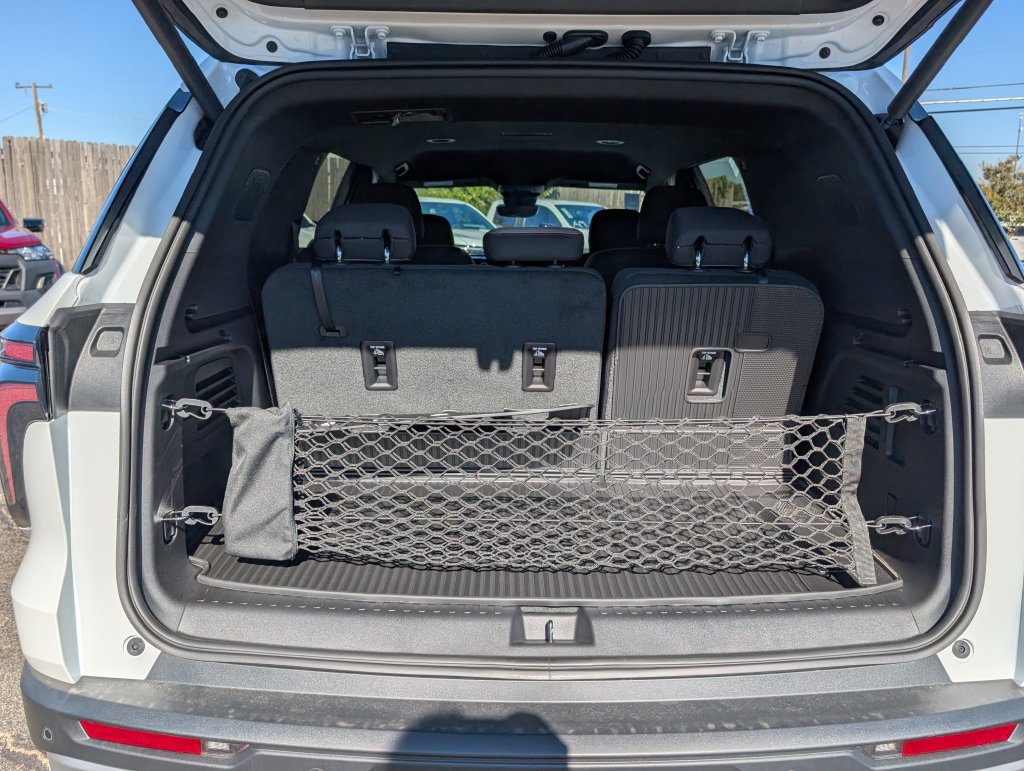 New 2027 Chevrolet Traverse LT w/ Driver Confidence Package FWD image 31