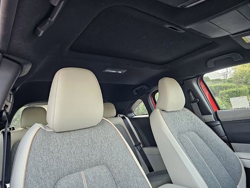 Used 2022 MAZDA MX-30 Electric w/ Premium Plus Pkg image 6