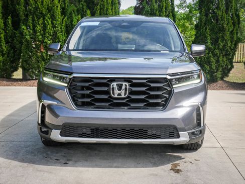 Certified 2025 Honda Pilot EX-L image 3