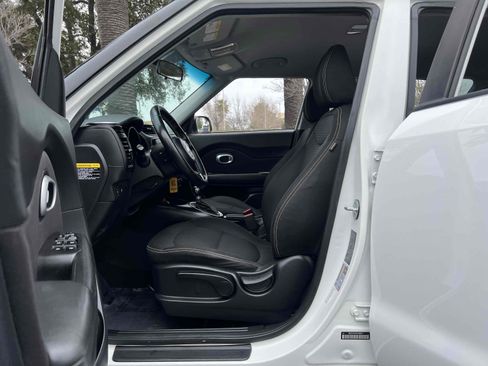 Used 2016 Kia Soul + w/ Designer's Package image 19