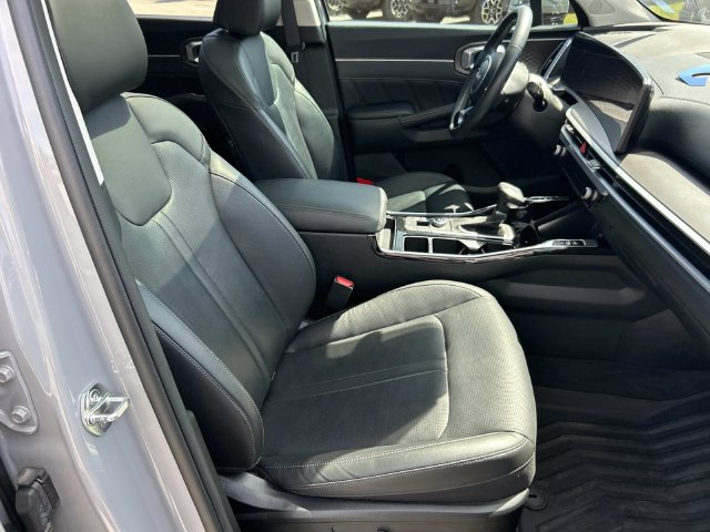 Used 2025 Kia Sorento SX FWD image 33