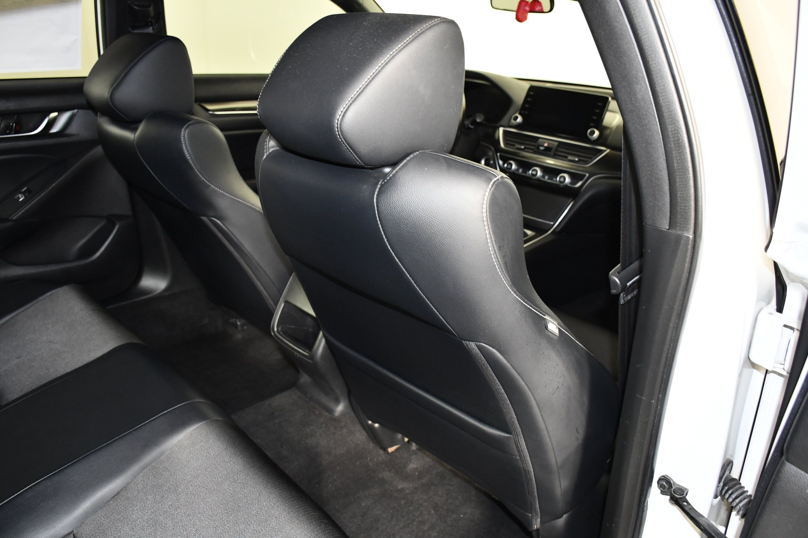 Used 2018 Honda Accord Sport image 40