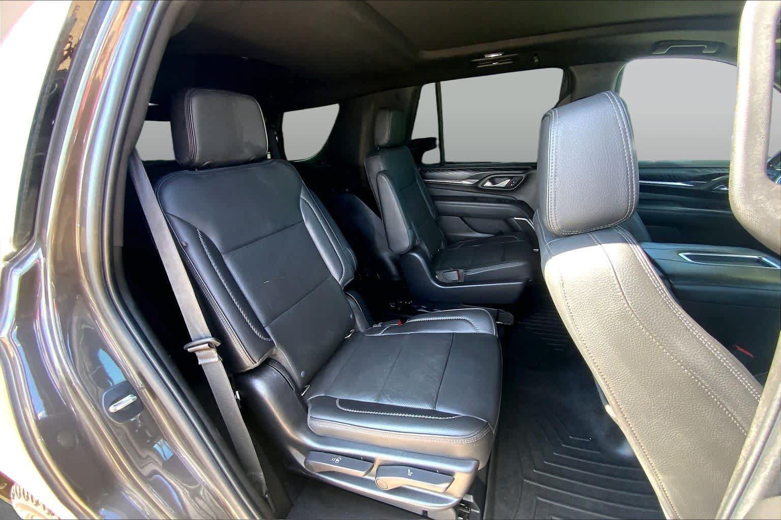 Used 2021 GMC Yukon Denali w/ Denali Premium Package AWD/4WD image 19
