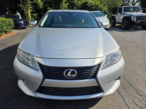 Used 2014 Lexus ES 300h w/ Luxury Package w/Bamboo Trim FWD image 2