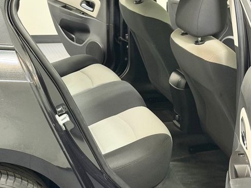 Used 2016 Chevrolet Cruze LS image 10