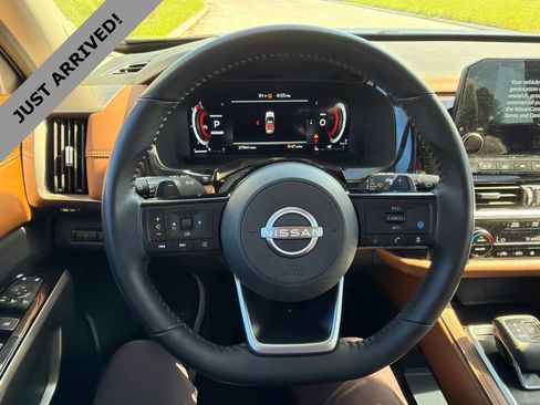 Certified 2025 Nissan Pathfinder Platinum w/ Cargo Package FWD image 14