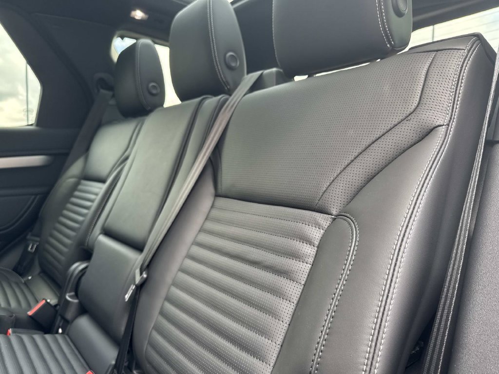 New 2026 Land Rover Discovery Dynamic SE AWD/4WD image 15