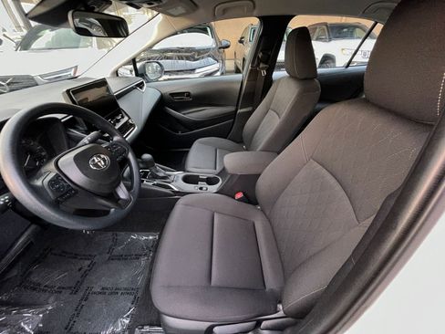 Used 2025 Toyota Corolla LE image 27