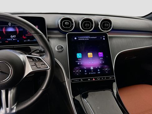 Used 2025 Mercedes-Benz C 300 4MATIC Sedan image 25