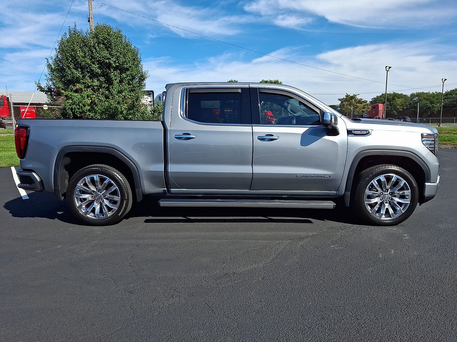 Used 2025 GMC Sierra 1500 Denali w/ Denali Reserve Package AWD/4WD image 7