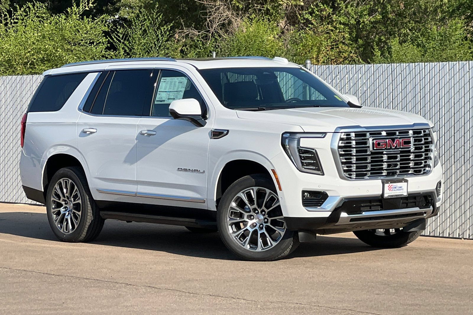 New 2026 GMC Yukon Denali w/ Advanced Technology Package AWD/4WD image 2