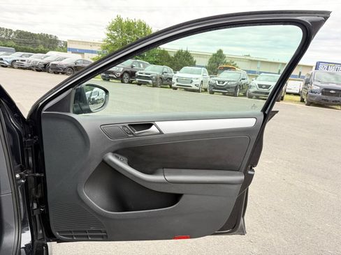 Used 2013 Volkswagen Jetta GLI Autobahn FWD image 23