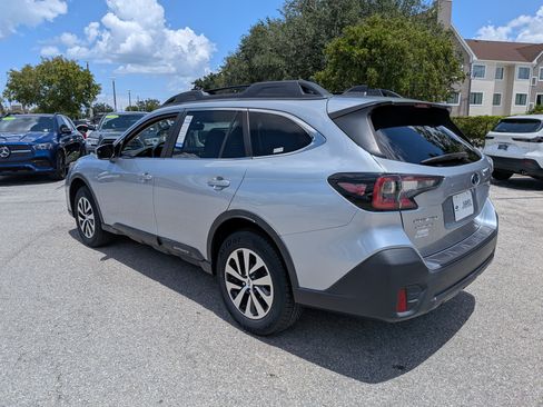 Used 2022 Subaru Outback Premium AWD/4WD image 6